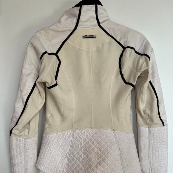 Vintage lululemon holiday collection Running Jacket - Picture 16 of 16